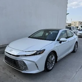 Toyota Camry 2025