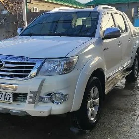 Toyota Hilux 2014