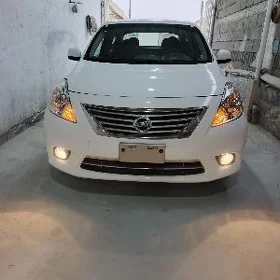 Nissan Versa 2011
