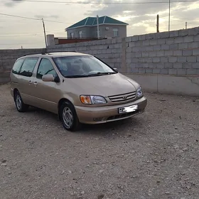 Toyota Sienna 2000