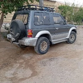 Mitsubishi Pajero 1993