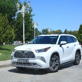 Toyota Highlander 2021