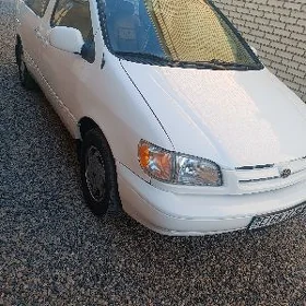 Toyota Sienna 2000
