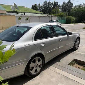 Mercedes-Benz E320 2004