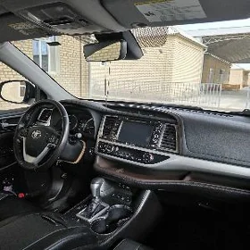 Toyota Highlander 2019
