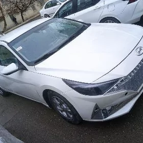 Hyundai Elantra 2022