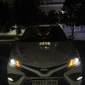 Toyota Camry 2021