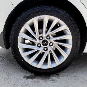 Lexus 17lik elantra kia