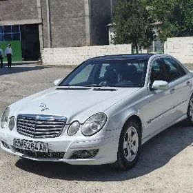 Mercedes-Benz E320 2003
