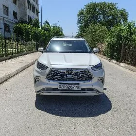 Toyota Highlander 2021