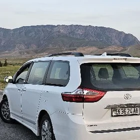Toyota Sienna 2020