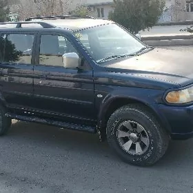 Mitsubishi Nativa 2004
