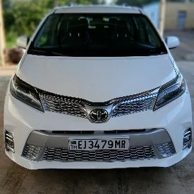 Toyota Sienna 2018