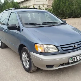 Toyota Sienna 2002