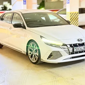 Hyundai Elantra 2022