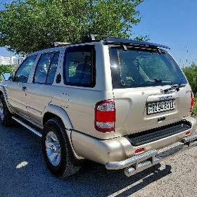 Nissan Pathfinder 2001