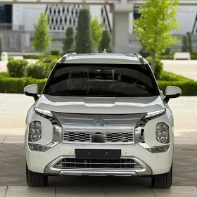 Mitsubishi Outlander 2026