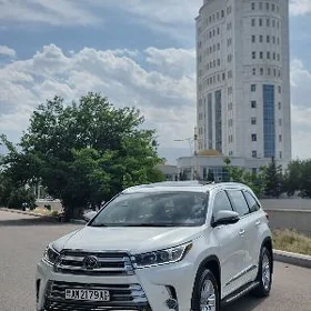 Toyota Highlander 2019