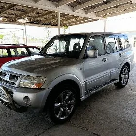 Mitsubishi Pajero 2003