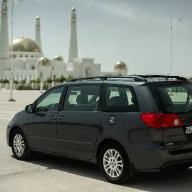 Toyota Sienna 2008