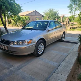 Toyota Camry 2000
