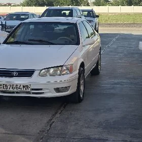 Toyota Camry 2001