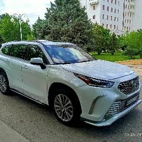 Toyota Highlander 2021