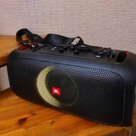 Jbl Party Box on the go. 2 mik