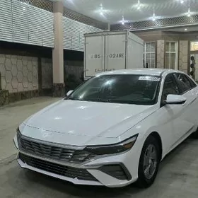 Hyundai Elantra 2025