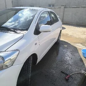 Toyota Yaris 2008