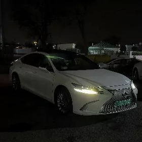 Lexus ES 350 2022