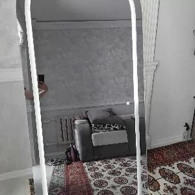 led çyraly ayna
