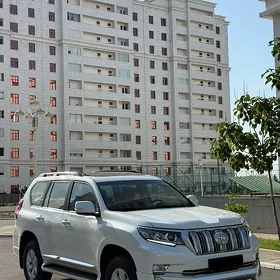 Toyota Land Cruiser Prado 2023
