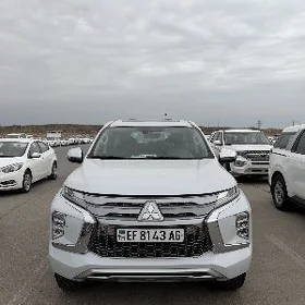 Mitsubishi Pajero 2020