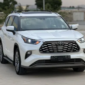 Toyota Highlander 2021