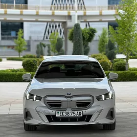 BMW 530 2024