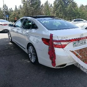 Hyundai Azera 2011
