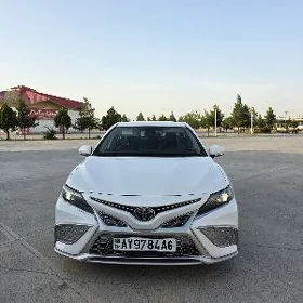 Toyota Camry 2021