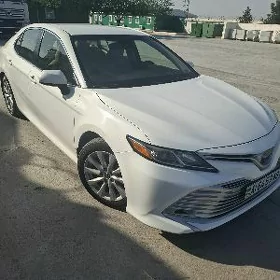 Toyota Camry 2018