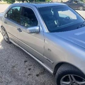 Mercedes-Benz E320 1997