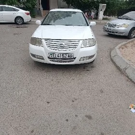 Nissan Sunny 2011
