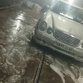 Mercedes-Benz E320 2002