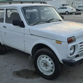 Lada Niva 2013