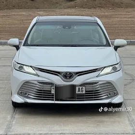 Toyota Camry 2019