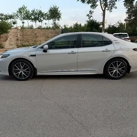 Toyota Camry 2023