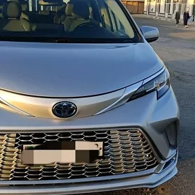Toyota Sienna 2022