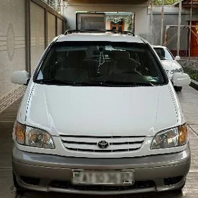 Toyota Sienna 2003