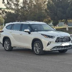 Toyota Highlander 2022