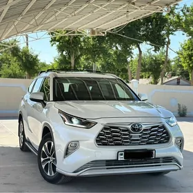 Toyota Highlander 2021