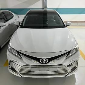 Toyota Camry 2024